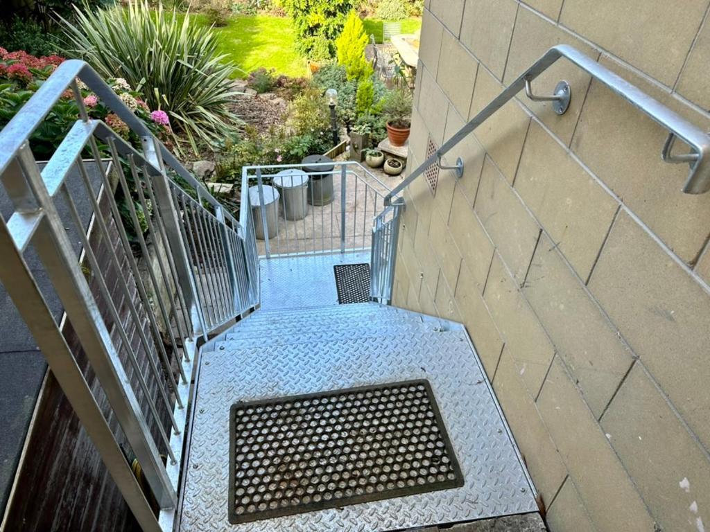 The Retreat, Luxury Studio Apartment In Bath With Parking Exterior photo