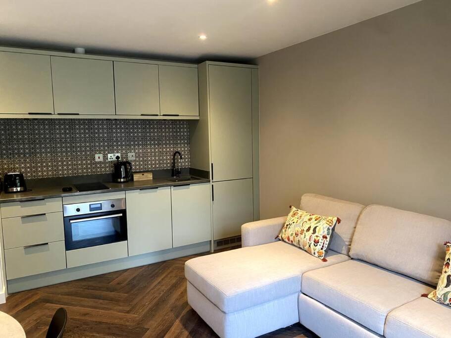 The Retreat, Luxury Studio Apartment In Bath With Parking Exterior photo